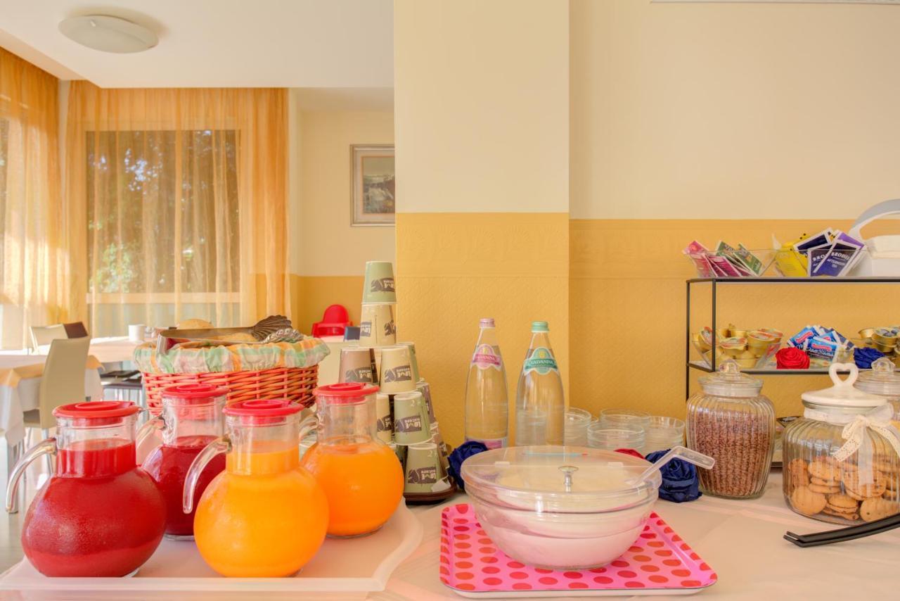 Hotel Nella Rimini Ngoại thất bức ảnh