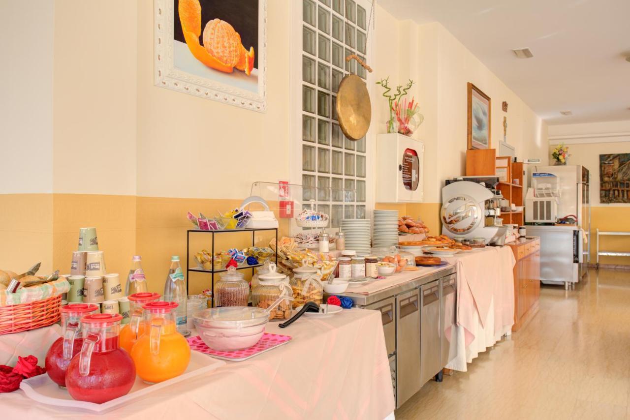 Hotel Nella Rimini Ngoại thất bức ảnh