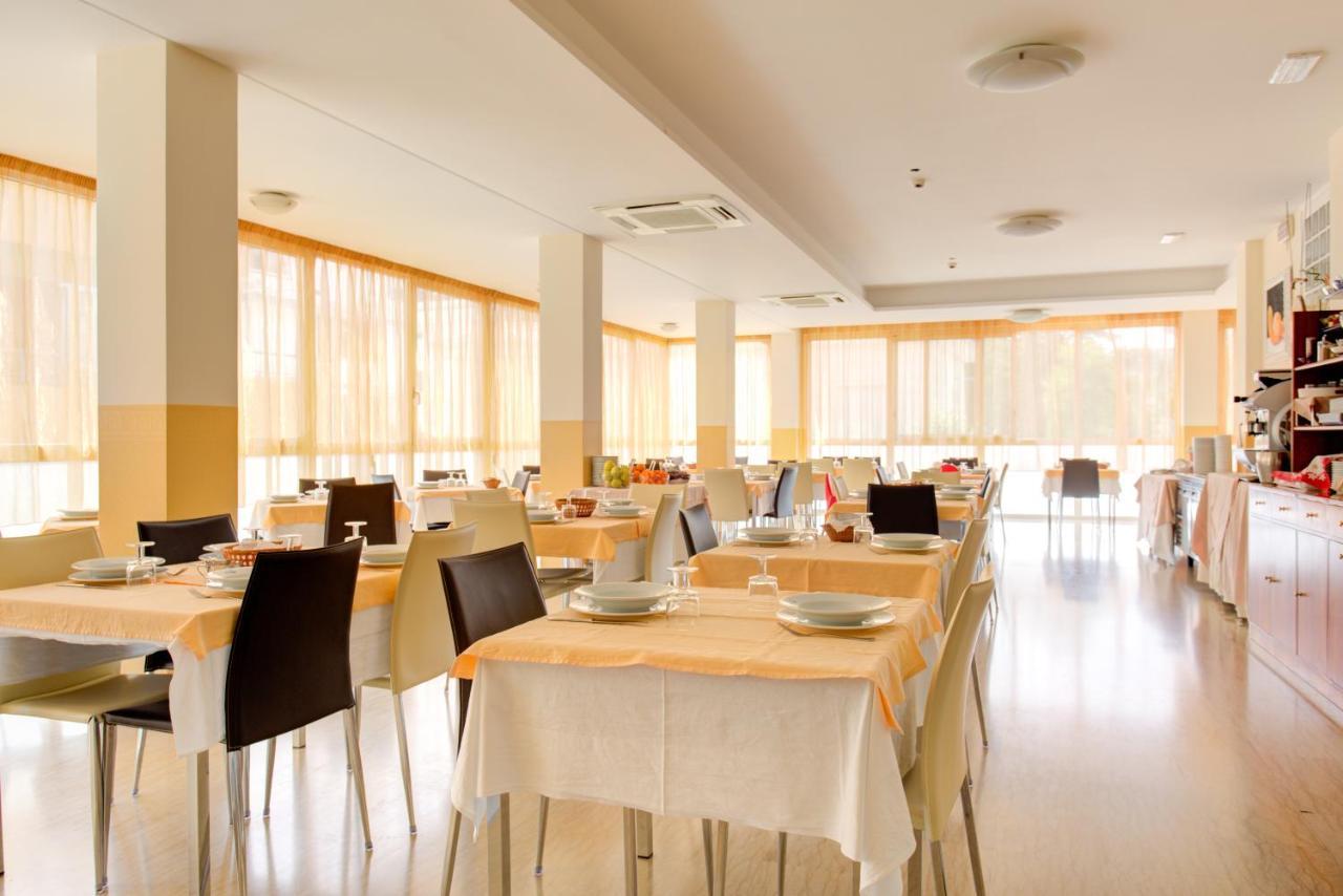Hotel Nella Rimini Ngoại thất bức ảnh