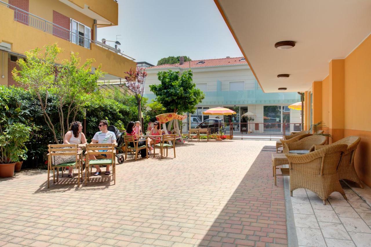Hotel Nella Rimini Ngoại thất bức ảnh